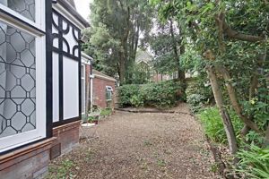 Private Garden- click for photo gallery